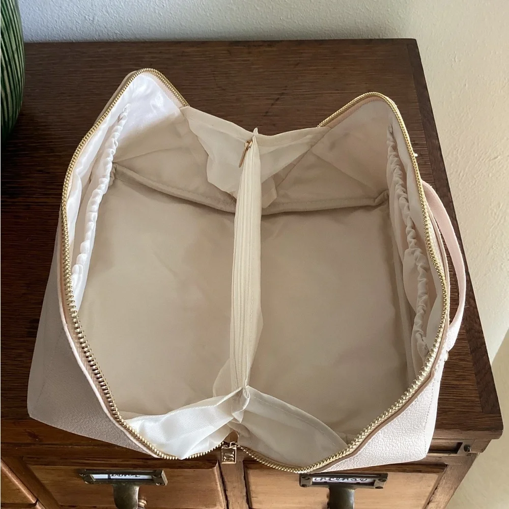 VOS High Capacity Makeup Bag, NWOT
